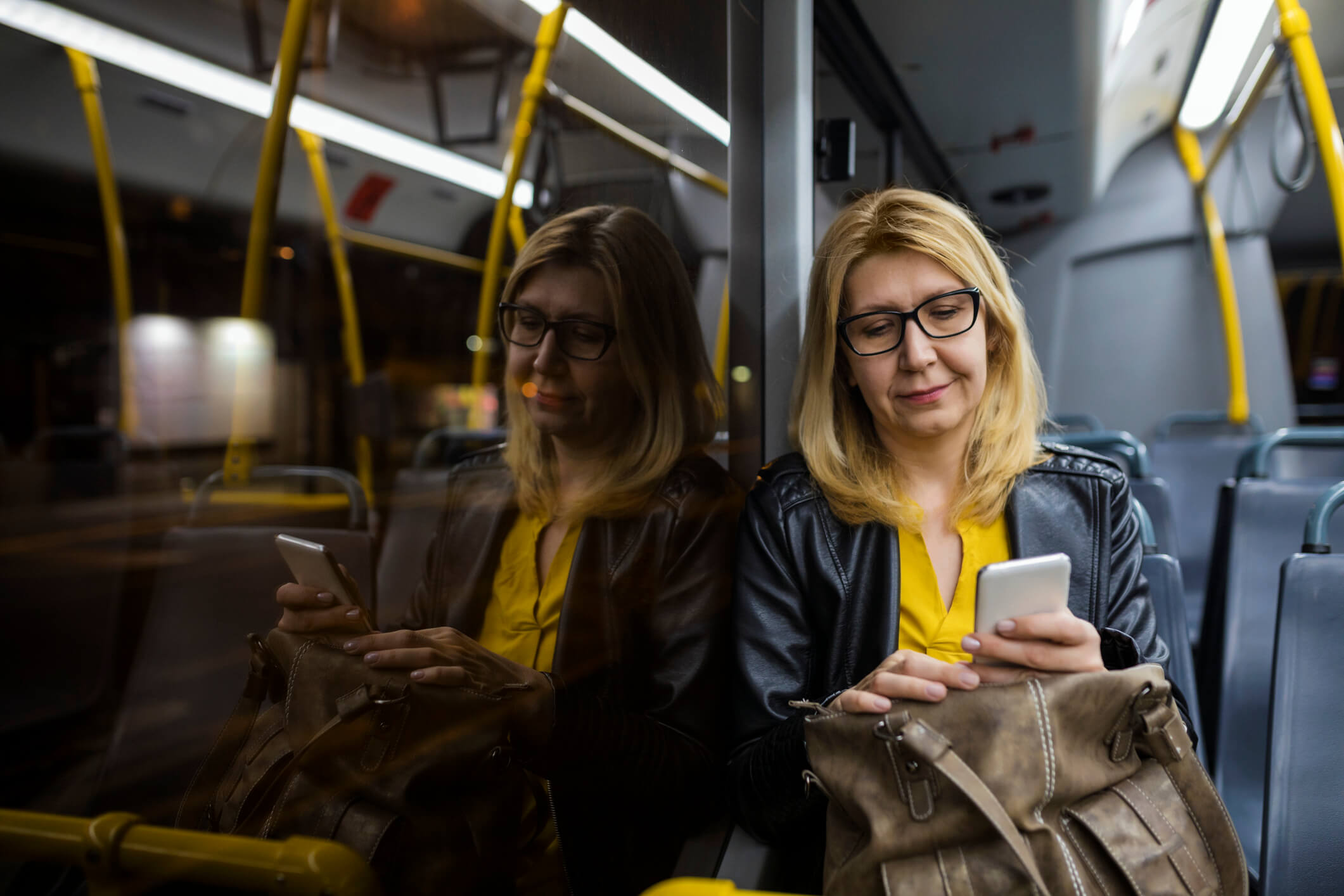 Cardihab displayed on a bus advertisement
